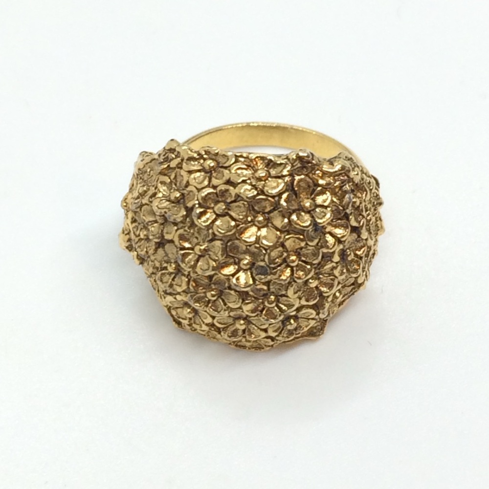 VINTAGE GOLD TONE FLOWER RING CLUSTER DOMED ADJUSTABLE COCKTAIL STATEMENT BOLD
